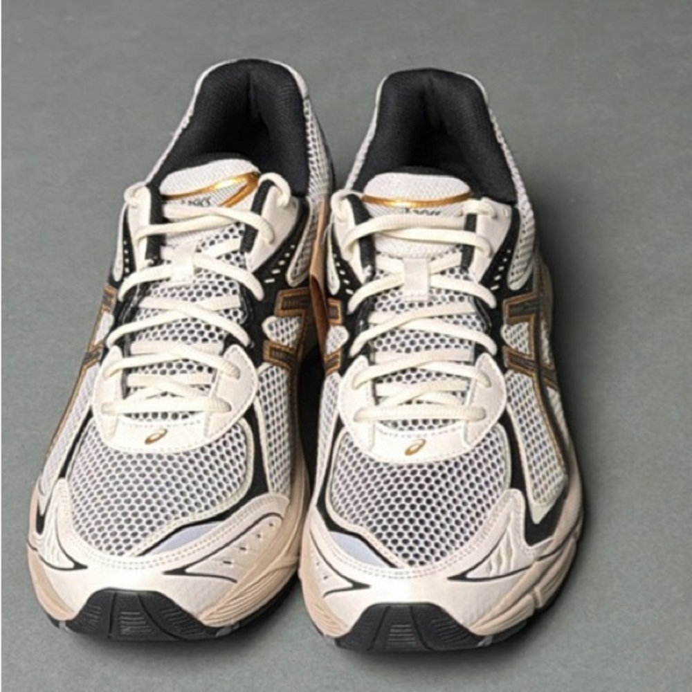 ASICS GT-2160 sneakers unisex have Size 11 and 7 in men’s